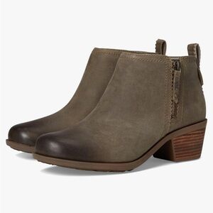 NWT Teva Anaya desert taupe leather distressed Ankle Boots with wood Heel  9.5